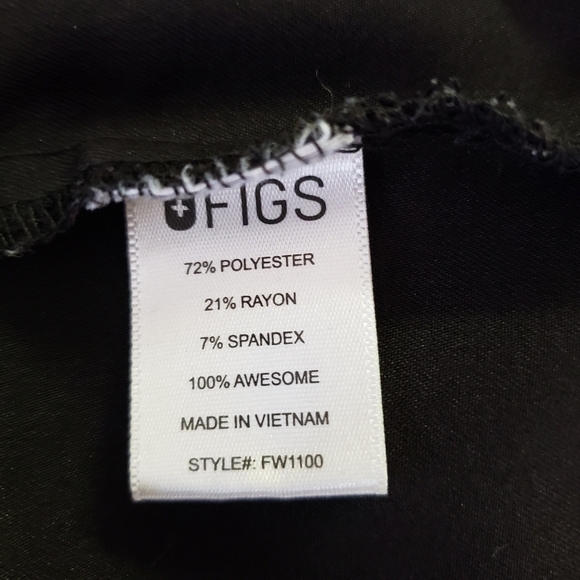 FIGS Casma Three Pocket Scrub Top - Picture 8 of 8